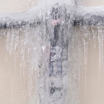 Frozen water pipe